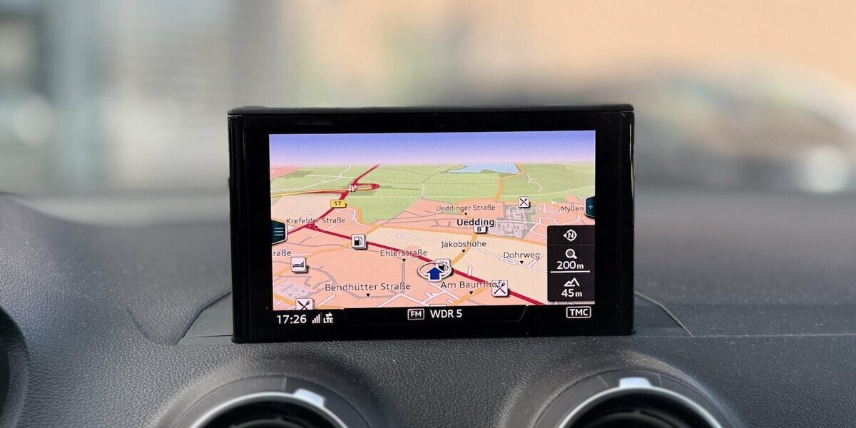 Audi Q2 35 TDI Sport / S Line / KeylessGO / AHK 55.000 km 24.680 &euro; Mönchengladbach 41066