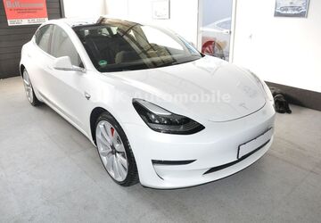 Tesla Model 3 59.800 km 24.000 &euro; Moers 47445